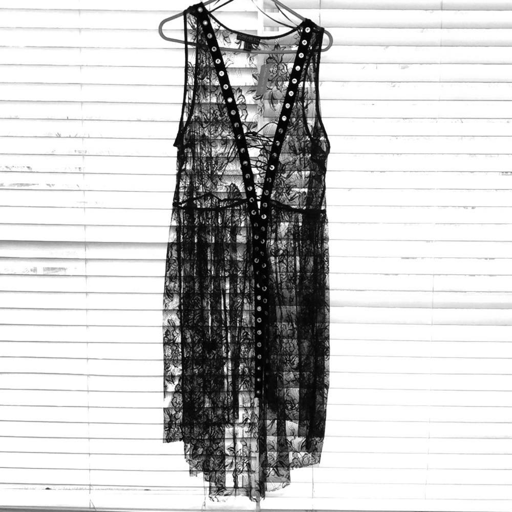 Cute lace dress.......